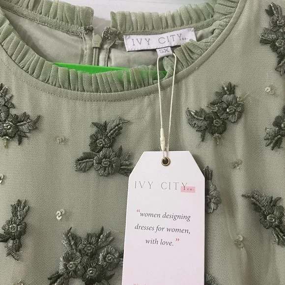 Ivy City Co Anastasia Dress in Sage - Picture 8 of 8